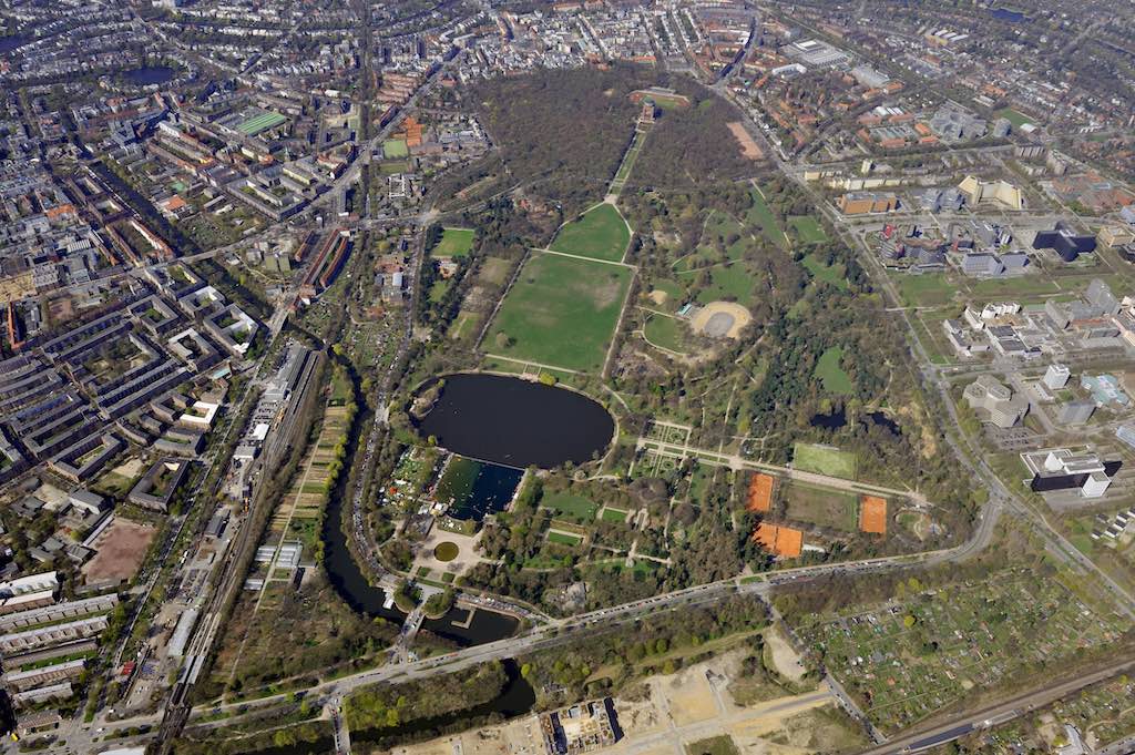 Der Hamburger Stadtpark von oben
